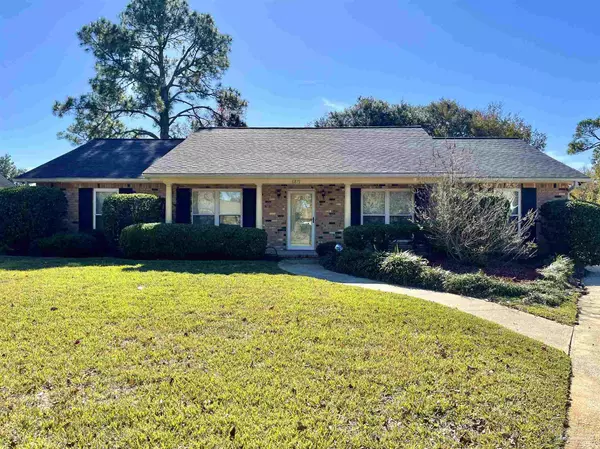 6819 Kitty Hawk Cir, Pensacola, FL 32506