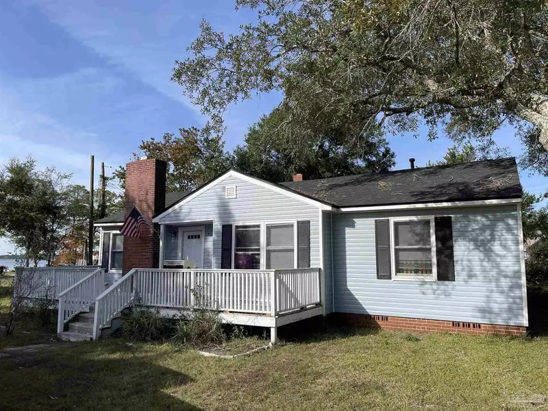 313 SE Kalash Rd, Pensacola, FL 32507