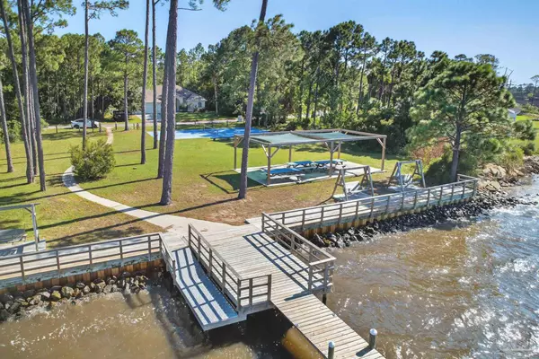 Pensacola, FL 32507,5931 Red Cedar St
