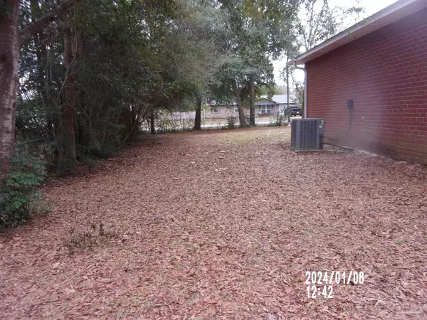 Crestview, FL 32539,121 Hillwood Dr