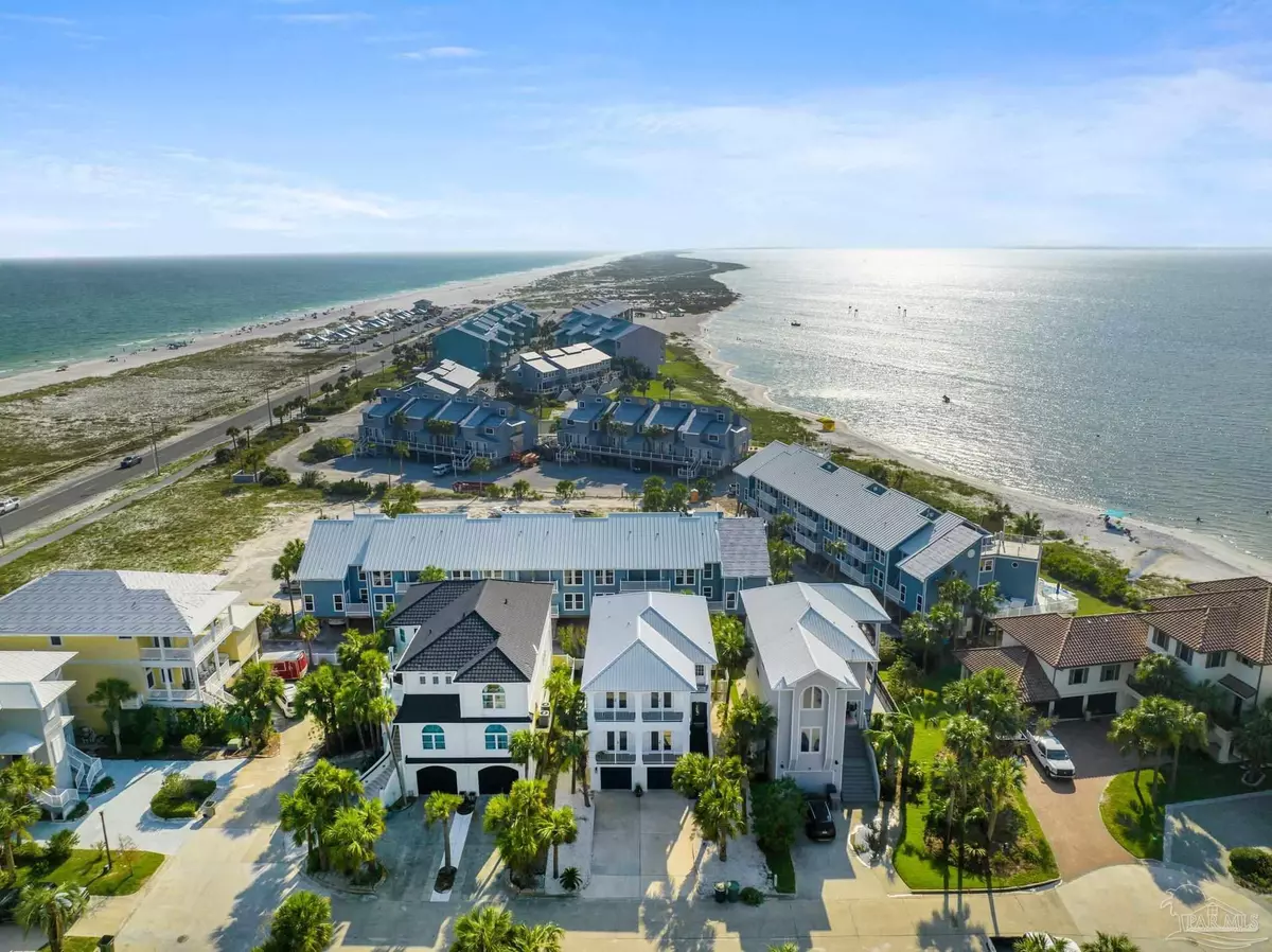 Pensacola Beach, FL 32561,17 W Galvez Ct