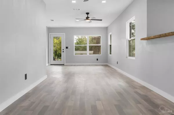 Pensacola, FL 32506,13 Srant Dr
