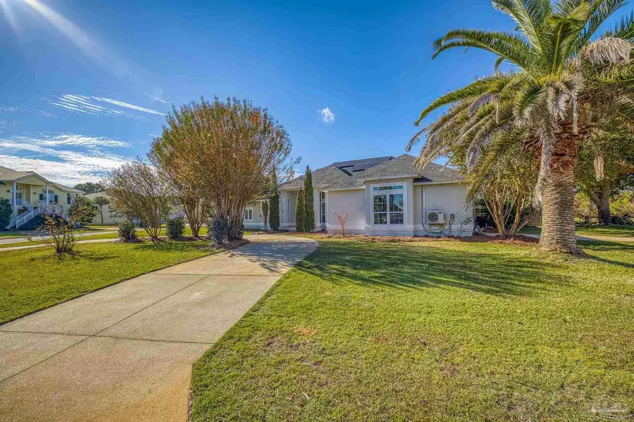 3831 Saber Tooth Cir, Gulf Breeze, FL 32563