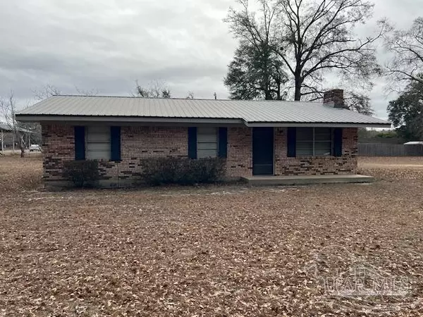 998 Wolf Log Rd, Flomaton, AL 36441