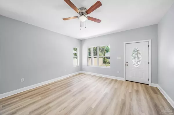 Pensacola, FL 32505,2312 W Lakeview Ave