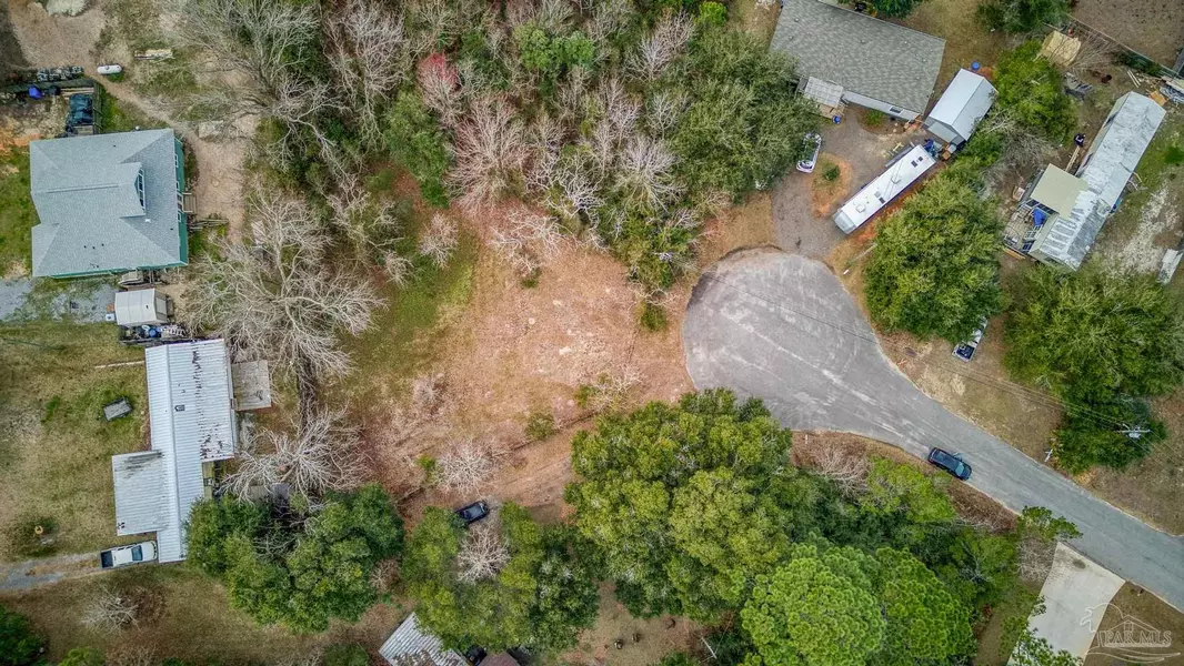 5609 Monument Ct, Gulf Breeze, FL 32563