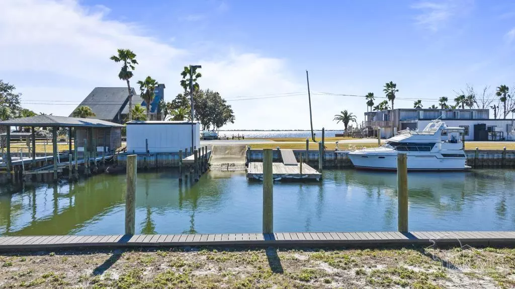 Gulf Breeze, FL 32563,0000 Bay St