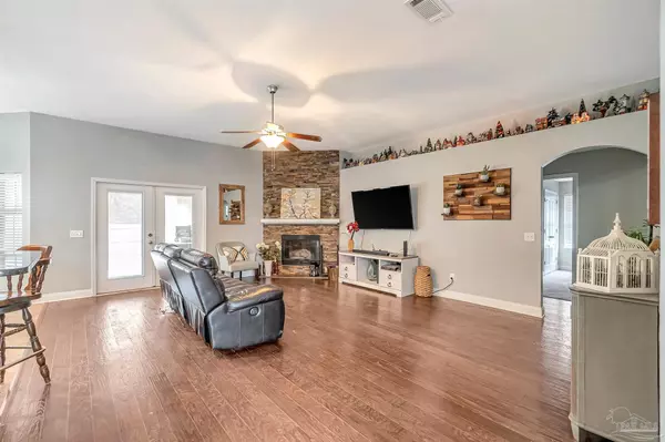 Pensacola, FL 32526,5930 Arch Ave