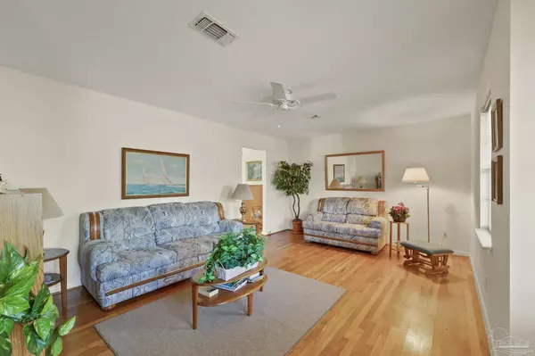 Pensacola, FL 32506,5 N 60th Ave