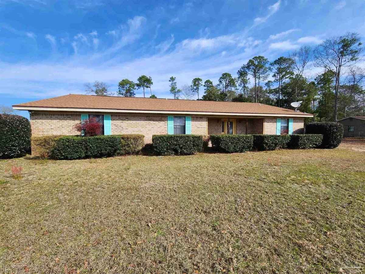 Pace, FL 32571,4546 Pine Tree Dr