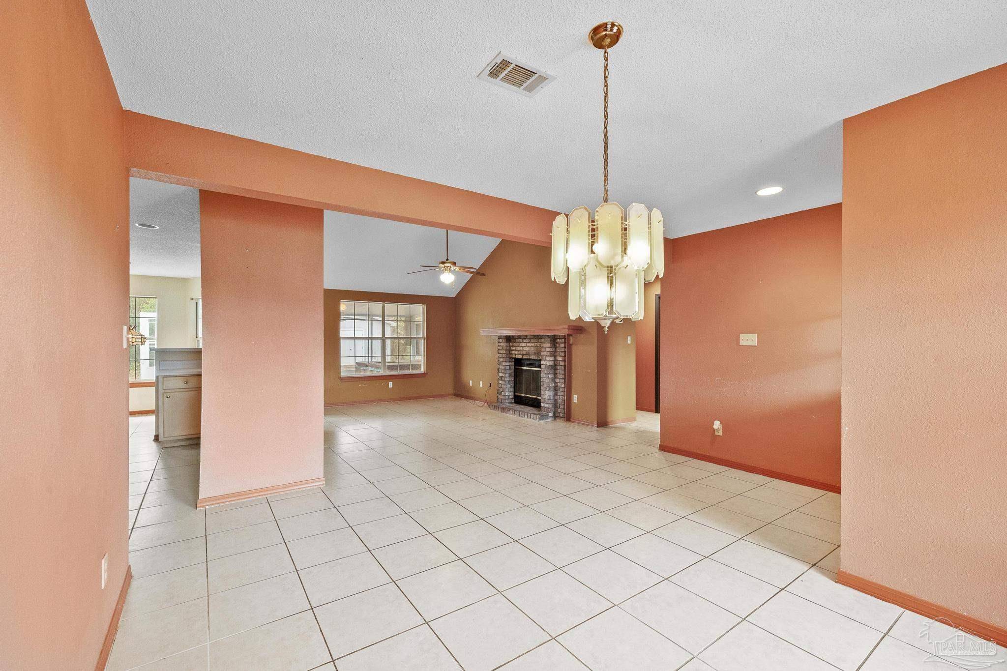 Mary Esther, FL 32569,629 W Pine St