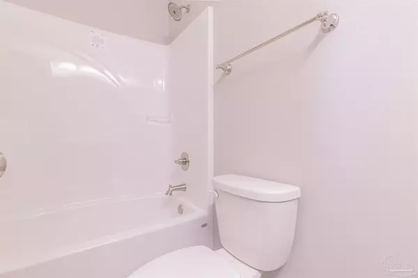 7270 Rolling Hills Rd Pensacola, FL 32505