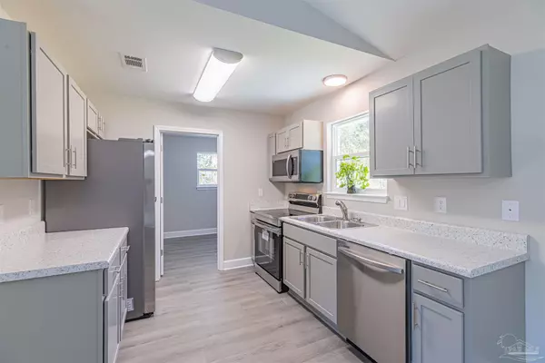 7270 Rolling Hills Rd Pensacola, FL 32505