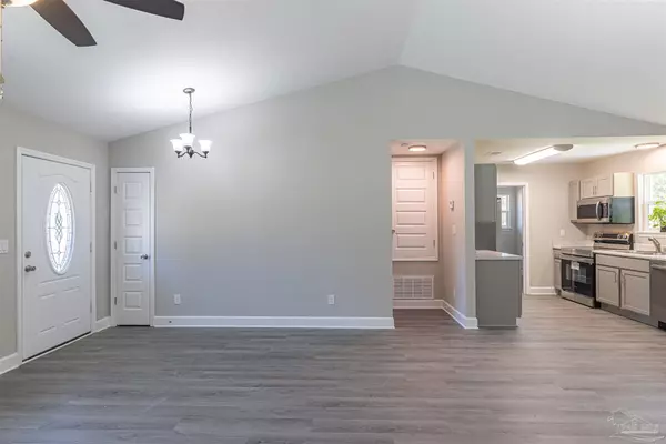 7270 Rolling Hills Rd Pensacola, FL 32505