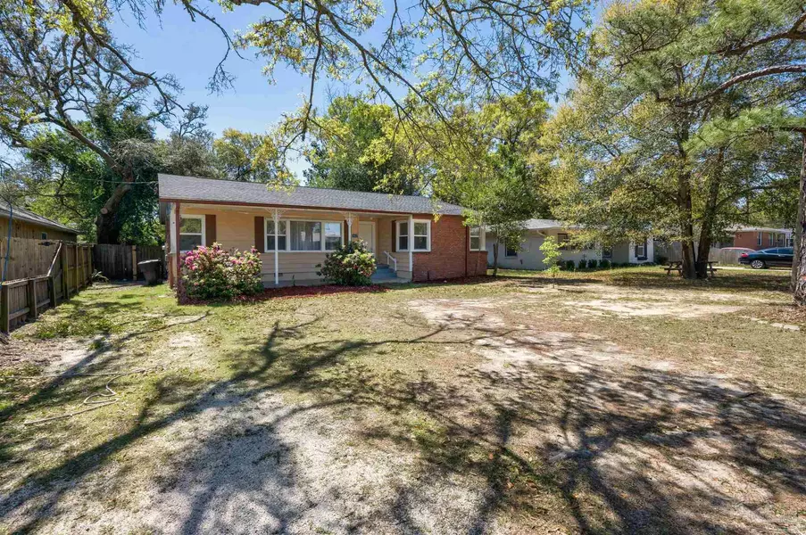 1527 E Baars, Pensacola, FL 32503