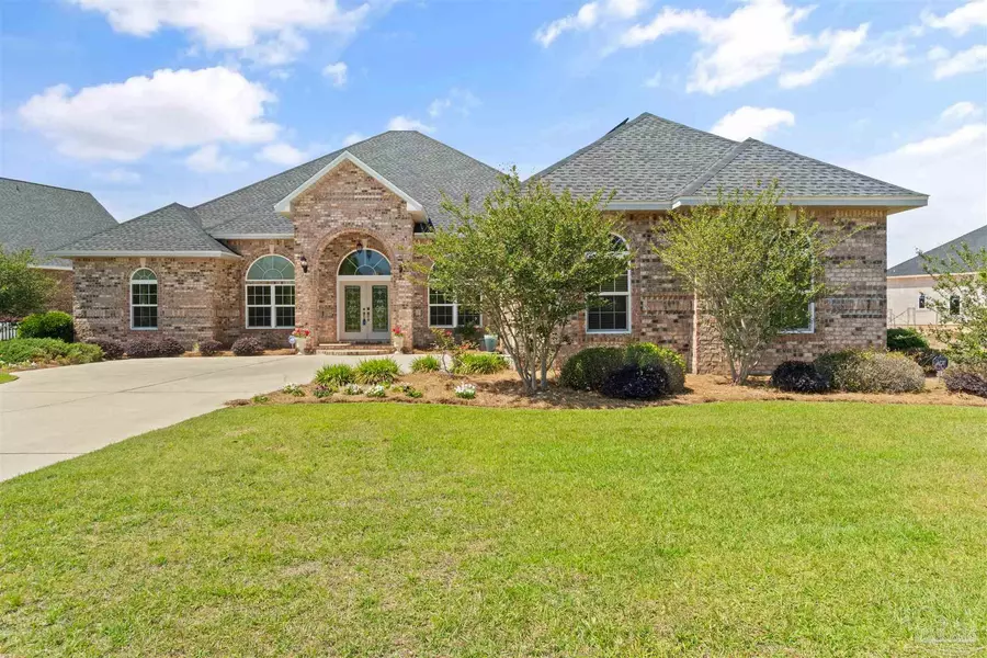 5797 Highland Lake Dr, Milton, FL 32583