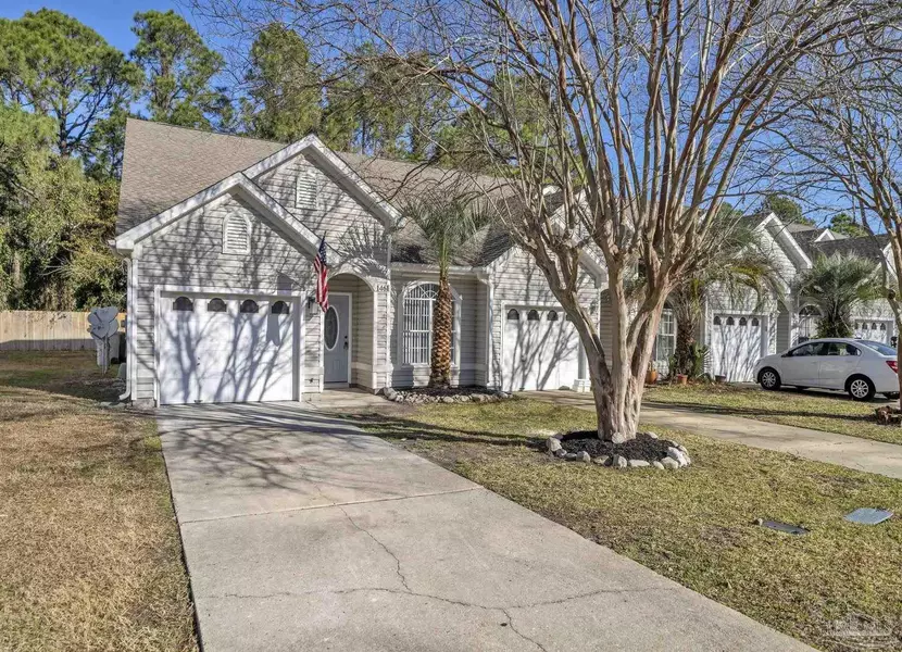 1461 Tiger Lake Dr, Gulf Breeze, FL 32563