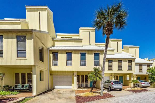 8520 Gulf Blvd,  Navarre Beach,  FL 32566