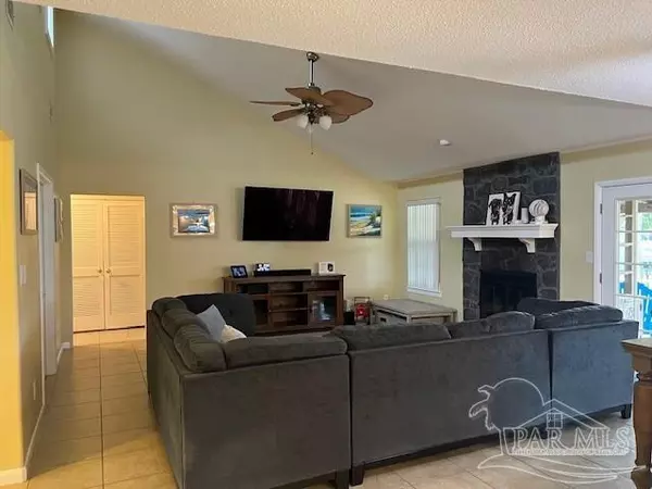 Gulf Breeze, FL 32563,1609 Kauai Ct