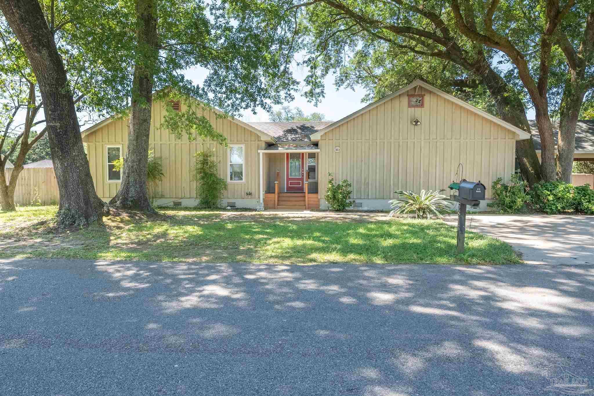 Milton, FL 32583,5813 Cheval St