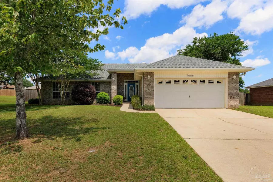 7088 Woodside Dr, Pensacola, FL 32526