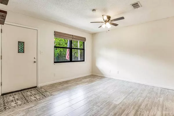 Pensacola, FL 32534,465 Ronda St