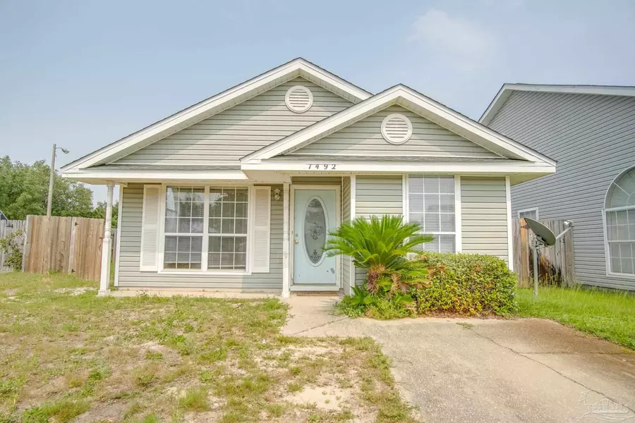 7492 Harvest Village Ct, Navarre, FL 32566