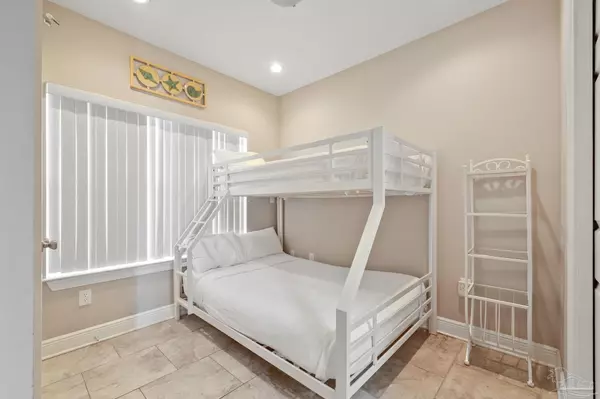 1150 Ft Pickens Rd Pensacola, FL 32561