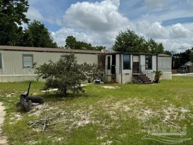 8322 Tavera St, Navarre, FL 32566