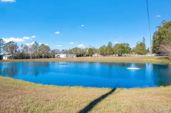 5555 Chalker Rd,  Molino,  FL 32577