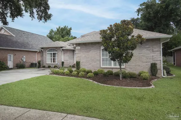 Pensacola, FL 32504,5928 Hermitage Dr