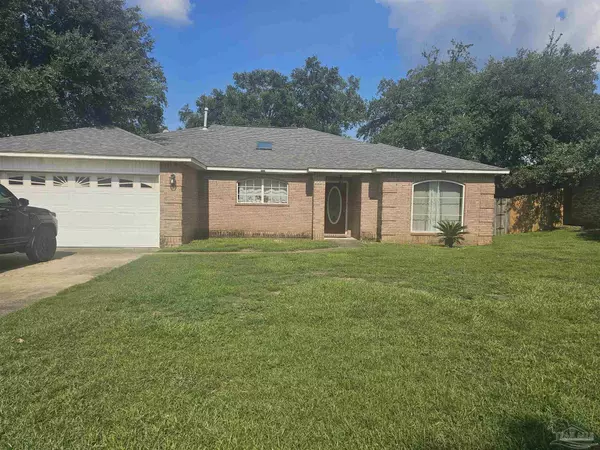 2726 Blackwood Dr, Cantonment, FL 32533