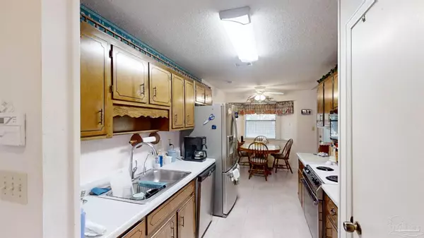 Pace, FL 32571,5633 Dove Dr