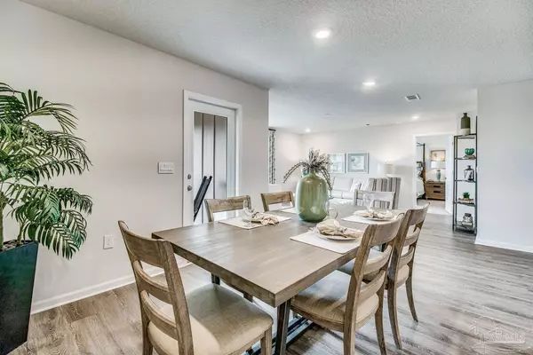 Milton, FL 32583,6288 Firefly Dr