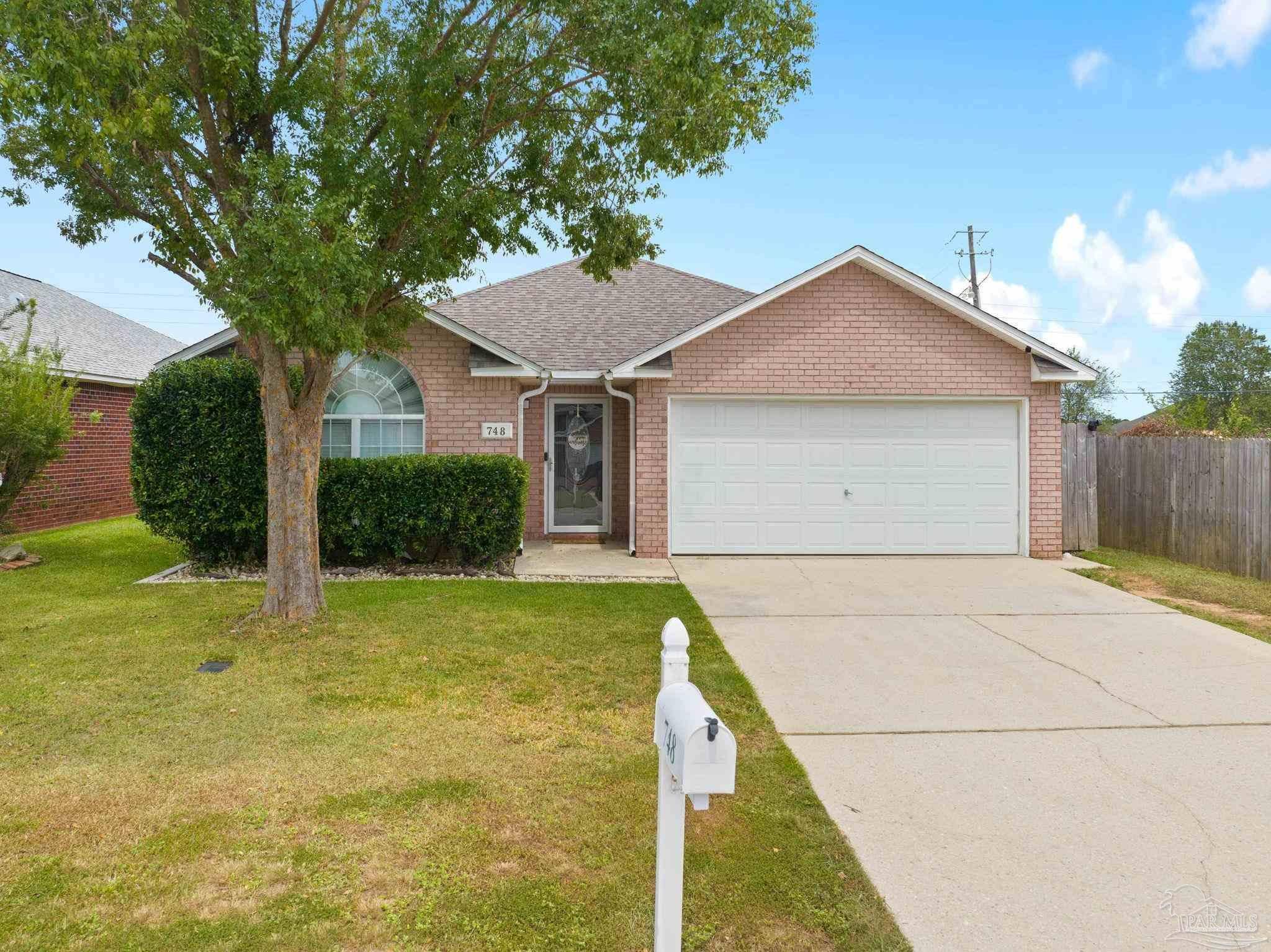 748 Hanley Downs Dr, Cantonment, FL 32533