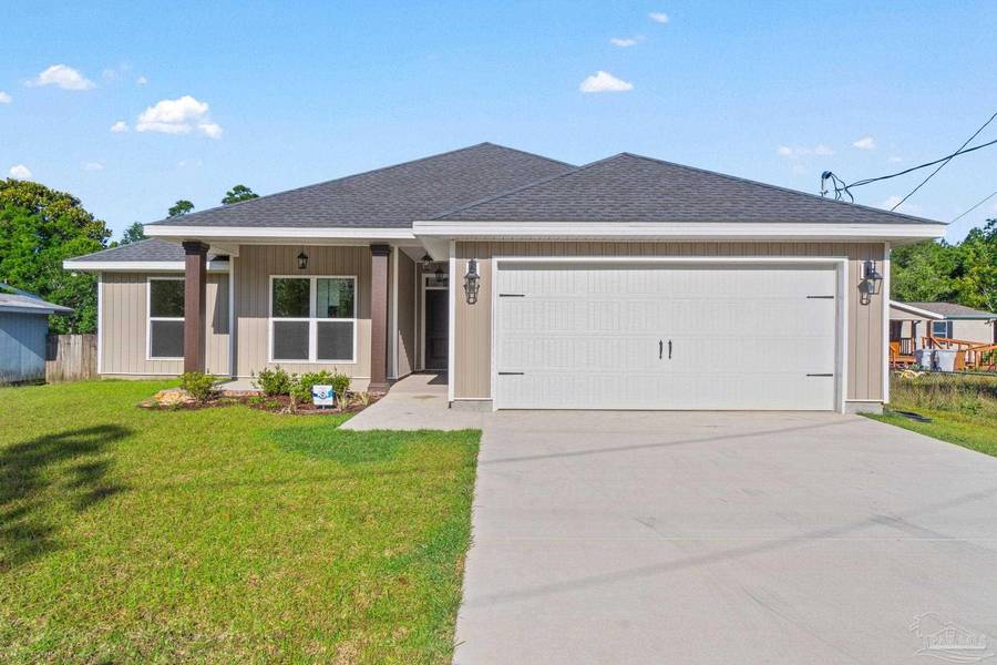 9134 Military Trl, Navarre, FL 32566