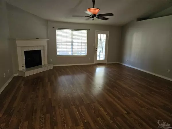 Pensacola, FL 32526,6223 Suntan Cir