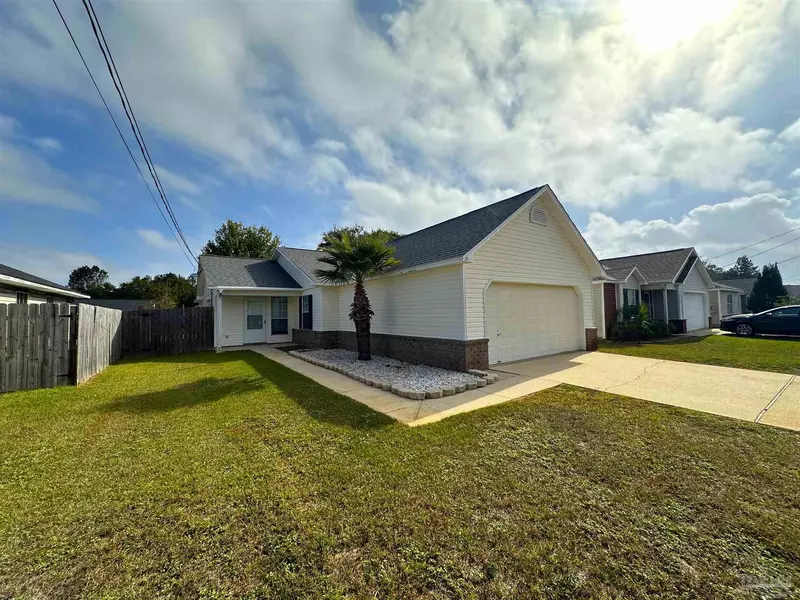 2430 Redoubt Ave, Pensacola, FL 32507