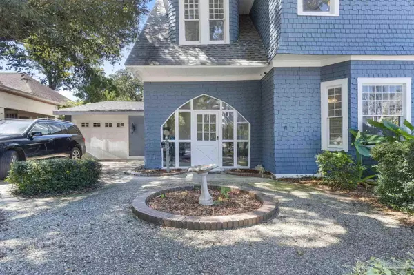 Pensacola, FL 32501,713 N Spring St