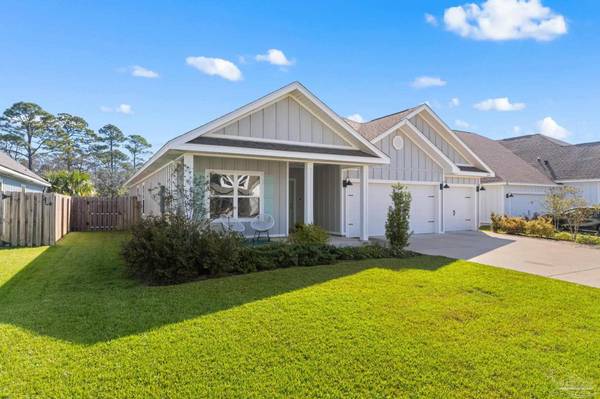 1494 Ballyhoo Dr, Gulf Breeze, FL 32563