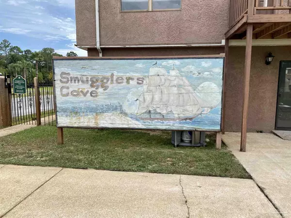 Gulf Breeze, FL 32563,1722 W Smugglers Cove Dr