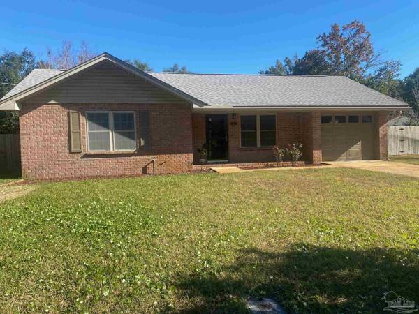 1610 Steven Dr, Gulf Breeze, FL 32563