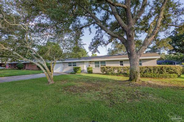 429 York St, Gulf Breeze, FL 32561