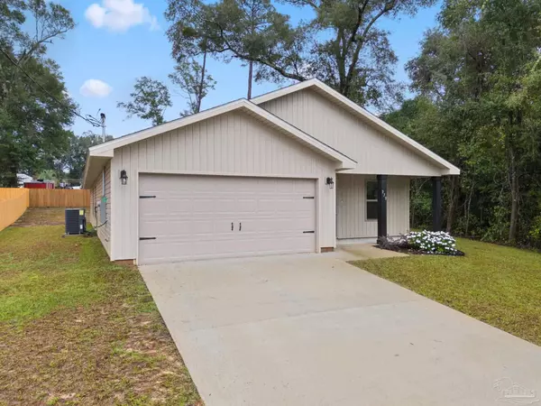 Cantonment, FL 32533,979 Kathleen Ave