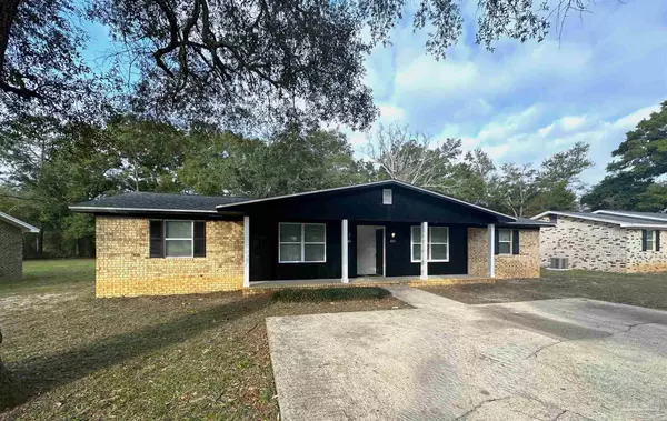 8013 Kipling St, Pensacola, FL 32514