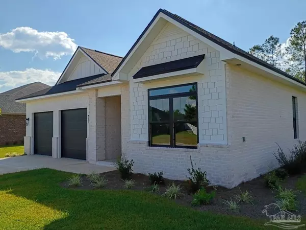 Milton, FL 32583,5704 Highland Lake Dr