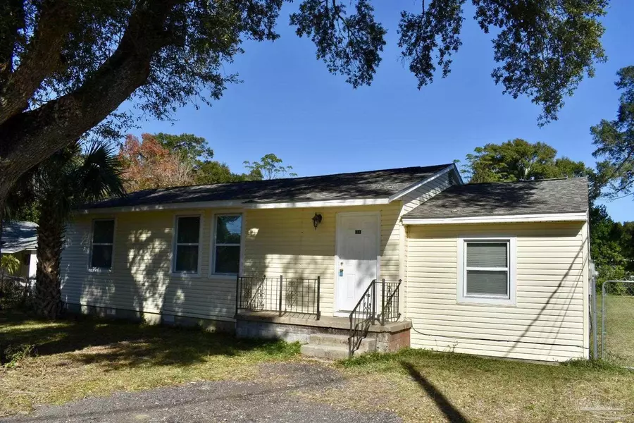 206 Hermey Ave, Pensacola, FL 32507