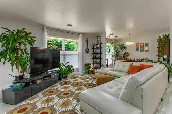 Pensacola, FL 32504,4135 Kingsberry Dr