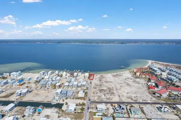 7330 Grand Navarre Blvd, Navarre, FL 32566