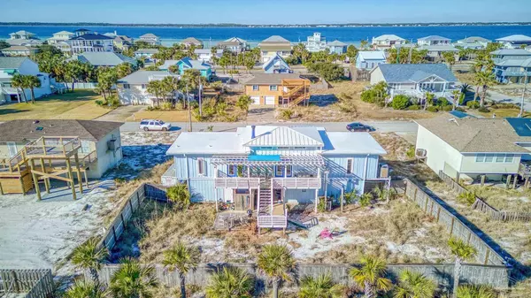 1112 Maldonado Dr, Pensacola Beach, FL 32561